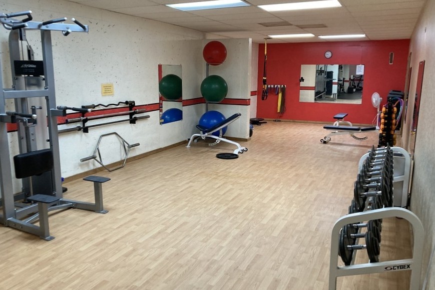 Free weights and functional training area